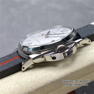 PAM1579 Submersible Luna Rossa 42mm VSF White Dial Gummy Strap P900 - Image 4