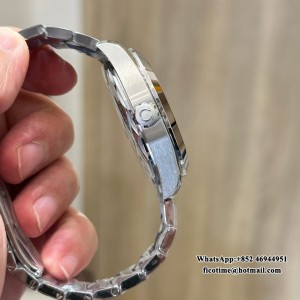 VSF A8938 Aqua Terra 150M Worldtimer 43mm SS/SS Blue Dial - Image 3