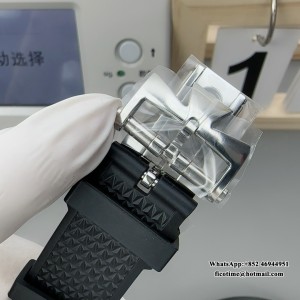 8F A5100 Overseas 4500V 41mm Black Dial Black Rubber Strap - Image 6