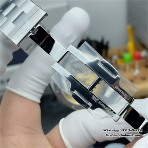 8F A5100 Overseas 4500V 41mm Green Dial SS Bracelet - Image 5