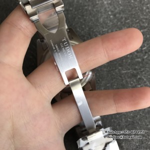 XF A2824 Black Pelagos 42MM  Gray Titanium Bracelet - Image 6