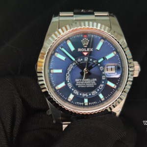 ZF A2824 Skydweller 42mm Blue Dial Oyster Bracelet - Image 3