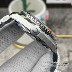 VSF A8900 Planet Ocean 600M 43.5mm 1/4 Orange Black Dial SS Bracelet VSF A8900 43.5mm  SS Bracelet VSF - Image 2