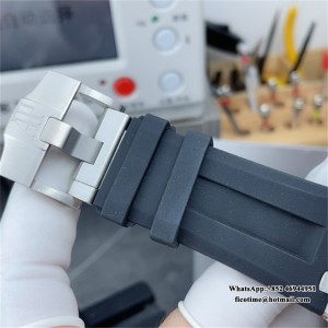 APSF SA4308 AP Royal Oak Offshore 42mm 15720 Black Dial Black Rubber Strap - Image 3