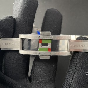 ZF Swiss Quartz AP Royal Oak 33mm 67651 Diamond Bezel White Dial SS Bracelet - Image 6