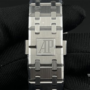 ZF Swiss Quartz AP Royal Oak 33mm 67651 Black Dial SS Bracelet - Image 8