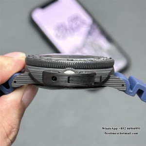 VSF P9000 PAM1232 44mm Submersible Carbon Blue Dial Blue Rubber Strap - Image 4