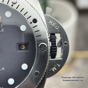 VSF P9000 PAM1323 44mm Submersible GMT Gradient Grey Dial Black Rubber Strap - Image 3