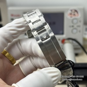 ZF A2824 Black Bay GMT 41mm Blue/Red Bezel White Dial SS Bracelet - Image 2