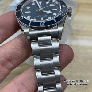 ZF A2836 Black Bay BB58 39mm Blue Dial SS Bracelet - Image 6