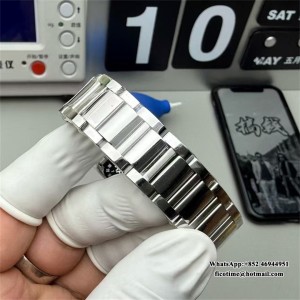 AF Swiss Quartz Tank Must 29.5x22mm White Dial SS Bracelet - Image 3