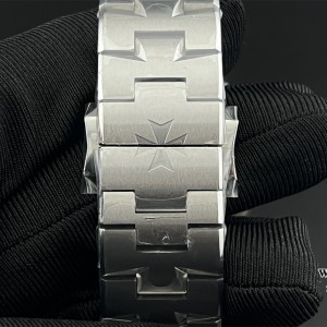 PPF A1226SC Overseas 42mm 47040 Blue Dial SS Bracelet - Image 3