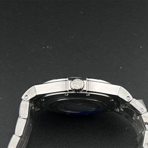 PPF A1226SC Overseas 42mm 47040 Blue Dial SS Bracelet - Image 6
