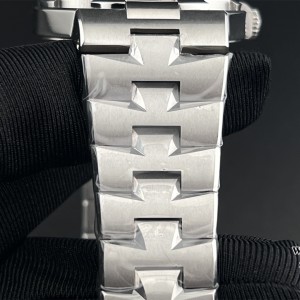 PPF A1226SC Overseas 42mm 47040 Blue Dial SS Bracelet - Image 8