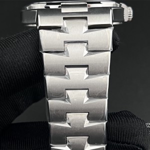 PPF A1226SC Overseas 42mm 47040 White Dial SS Bracelet - Image 7