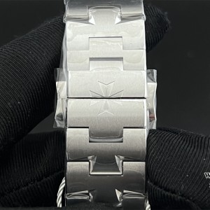 PPF A1226SC Overseas 42mm 47040 White Dial SS Bracelet - Image 9