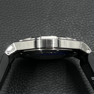 PPF A1226SC Overseas 42mm 47040 White Dial Black Rubber Strap - Image 9
