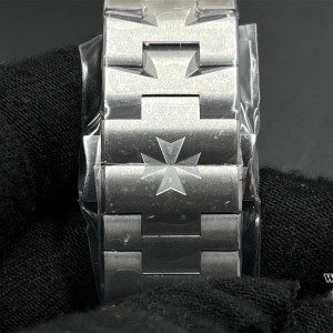 PPF A1226SC Overseas 42mm 47040 Grey Dial SS Bracelet - Image 4