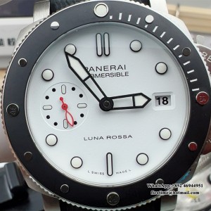 PAM1579 Submersible Luna Rossa 42mm VSF White Dial Gummy Strap P900 - Image 5