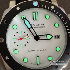 PAM1579 Submersible Luna Rossa 42mm VSF White Dial Gummy Strap P900 - Image 8