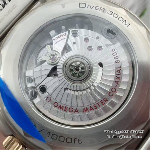 VSF A8806 Seamaster 300m 2024 42mm TI/TI Green Dial - Image 3