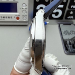 8F A5100 Overseas 4500V 41mm Blue Dial Blue Rubber Strap - Image 5