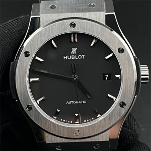 JJ+F A1110 Classic Fusion 42mm Black Dial Black Rubber Strap - Image 1