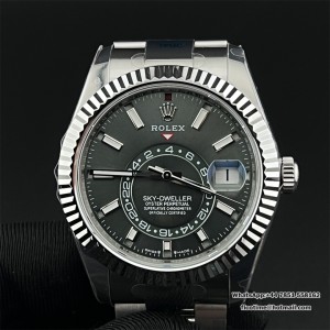 ZF A2824 Skydweller 42mm Green Dial Oyster Bracelet - Image 1