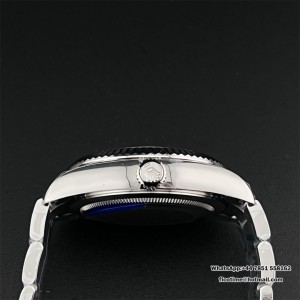 ZF A2824 Skydweller 42mm Green Dial Oyster Bracelet - Image 3