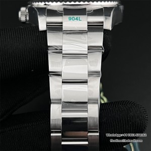 ZF A2824 Skydweller 42mm Green Dial Oyster Bracelet - Image 5