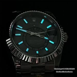 ZF A2824 Skydweller 42mm Green Dial Oyster Bracelet - Image 9