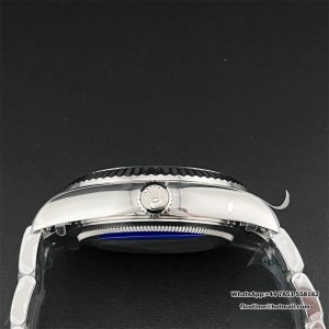 ZF A2824 Skydweller 42mm White Dial Oyster Bracelet - Image 3