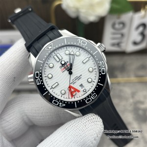 VSF A8800 Seamaster Diver 300M 42mm Ceramic White Dial Black Rubber Strap VSF A8800 42mm  Black Rubber Strap VSF - Image 4