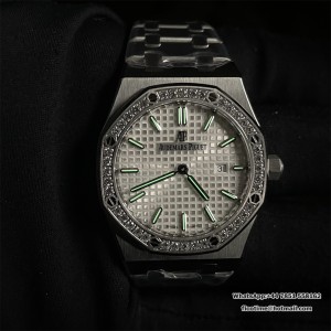 ZF Swiss Quartz AP Royal Oak 33mm 67651 Diamond Bezel White Dial SS Bracelet - Image 9