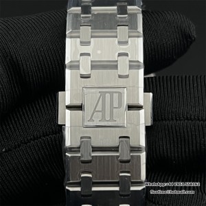 ZF Swiss Quartz AP Royal Oak 33mm 67651 Black Dial SS Bracelet - Image 6