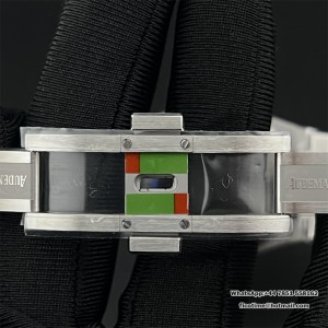 ZF Swiss Quartz AP Royal Oak 33mm 67651 Black Dial SS Bracelet - Image 7