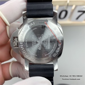 VSF P9001 PAM683 42mm Submersible Black Dial Black Rubber Strap - Image 5