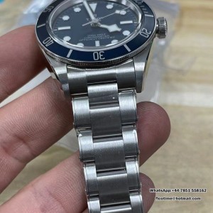 ZF A2836 Black Bay BB58 39mm Blue Dial SS Bracelet - Image 6