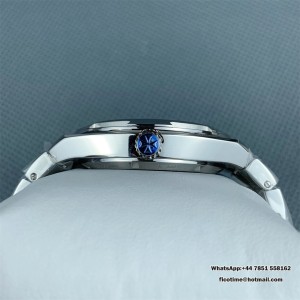 ZF A5100 Overseas 41mm 4500V Silver Dial SS Bracelet - Image 3