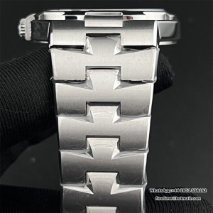 PPF A1226SC Overseas 42mm 47040 Black Dial SS Bracelet - Image 5