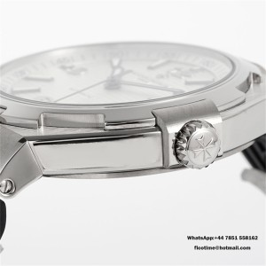 PPF A1226SC Overseas 42mm 47040 White Dial Black Rubber Strap - Image 3