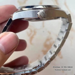 VSF A8938 Aqua Terra 150M Worldtimer 43mm SS/SS Blue Dial - Image 3