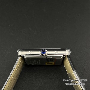 AF Quartz Tank Must 33.7x25.5mm  White Dial Black Leather Strap - Image 4