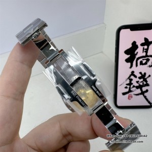 8F A5100 Overseas 4500V 41mm Blue Dial SS Bracelet - Image 4