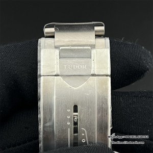 XF A2824 Black Pelagos 42MM  Gray Titanium Bracelet - Image 5