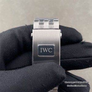 Pilot Chrono IW388113 APSF Blue Dial on SS Bracelet SA69385 Super Clone - Image 6