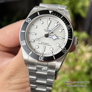 ZF A2824 Black Bay BB68 43mm  Silver Dial SS Bracelet - Image 4