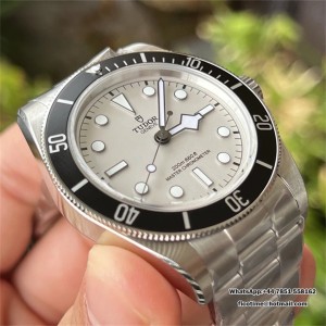 ZF A2824 Black Bay BB68 43mm  Silver Dial SS Bracelet - Image 6