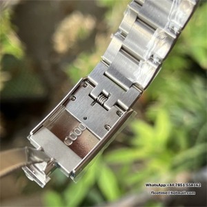 ZF A2824 Black Bay BB68 43mm  Silver Dial SS Bracelet - Image 8