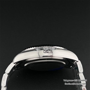 ZF A2824 Skydweller 42mm Green Dial Oyster Bracelet - Image 4